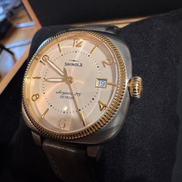 SHINOLA GOMELSKY WATCH, 36mm mixed metal with grey leather removable strap. - Picture 2 of 3